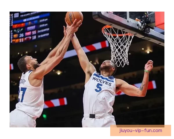 李凯尔：即使无球也专注提升 技术 队伍需围绕戈贝尔组织进攻